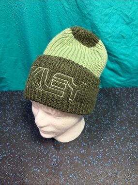Two-Tone Green Beanie - Olive & Mint